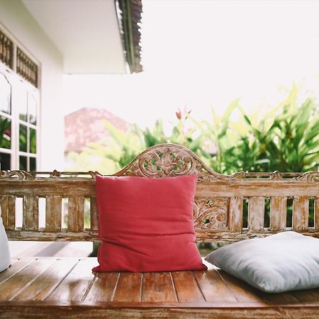 Swan House Canggu Hotel Exterior photo