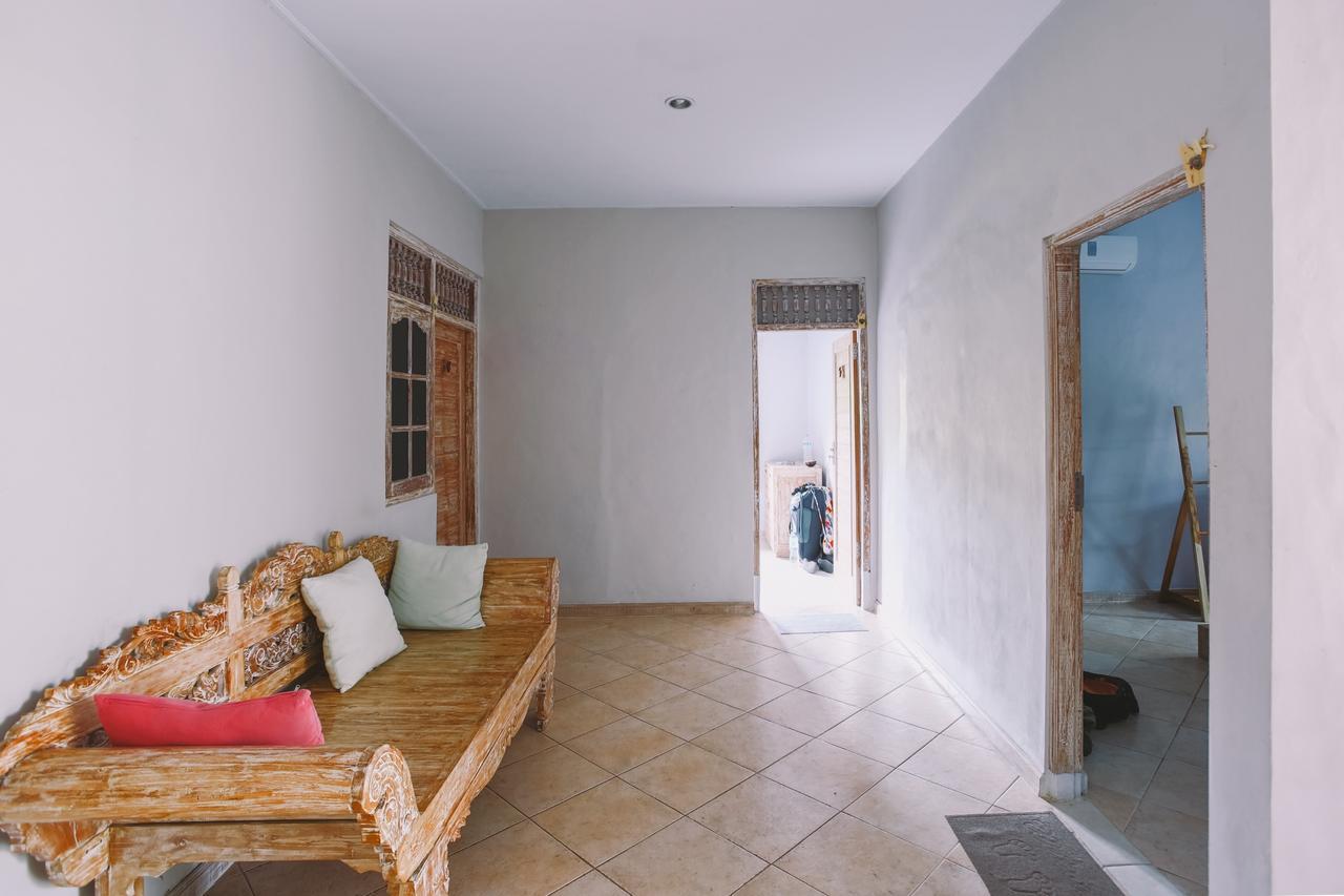 Swan House Canggu Hotel Exterior photo