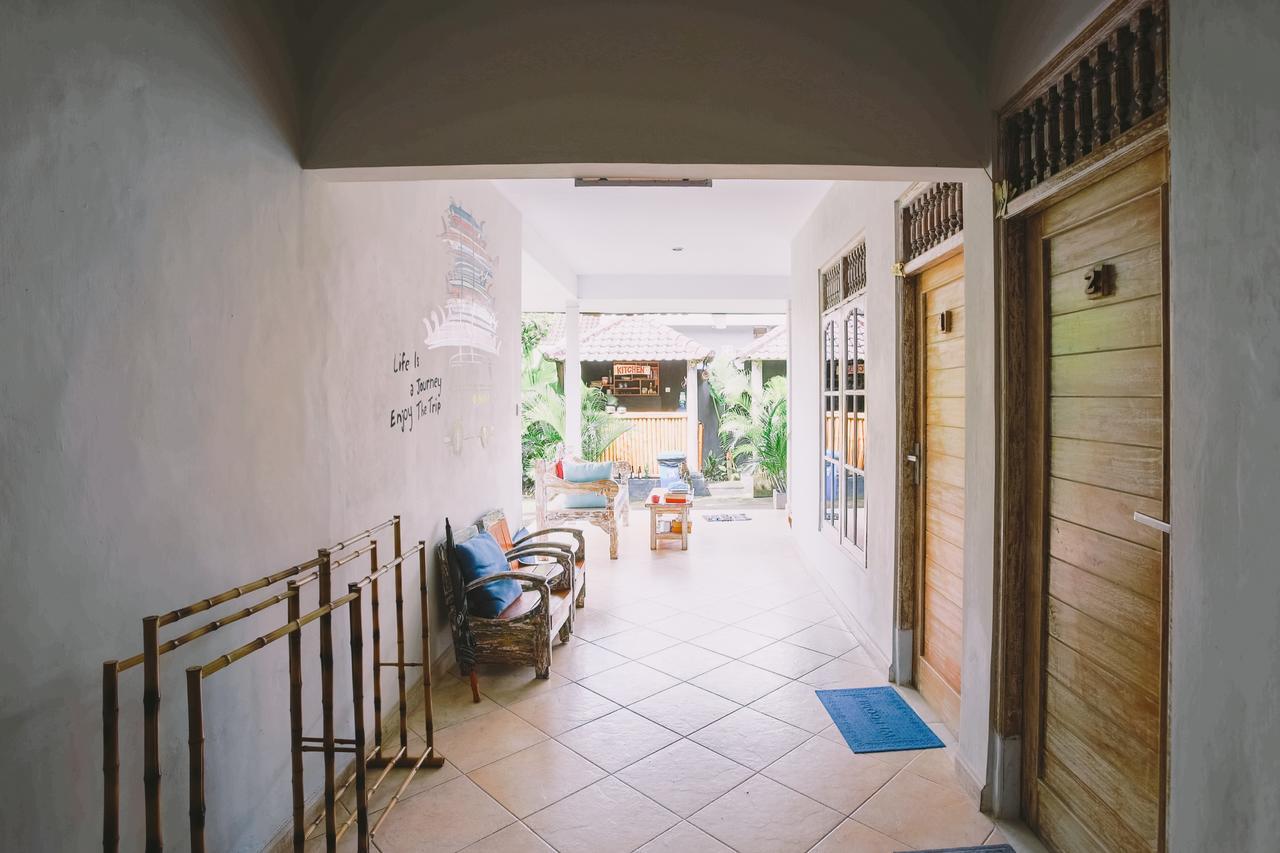 Swan House Canggu Hotel Exterior photo