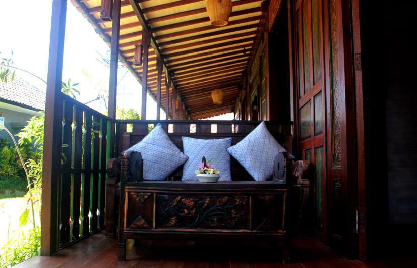 Swan House Canggu Hotel Exterior photo