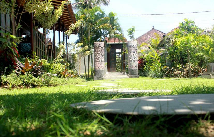 Swan House Canggu Hotel Exterior photo